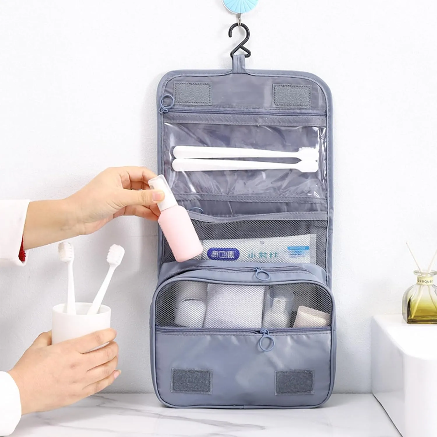 Travel Toiletry Bag for Women, Hanging Toiletry Bag with Multi-Pockets, Toiletry Bag for Traveling Easy Clean, Travel Organizer Bag Gray