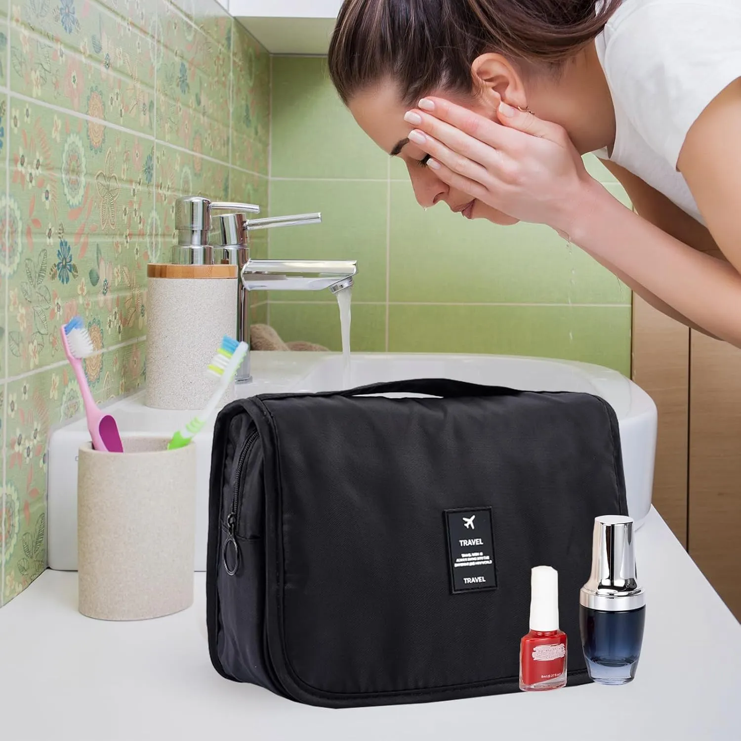 Travel Toiletry Bag for Women, Hanging Toiletry Bag with Multi-Pockets, Toiletry Bag for Traveling Easy Clean, Travel Organizer Black