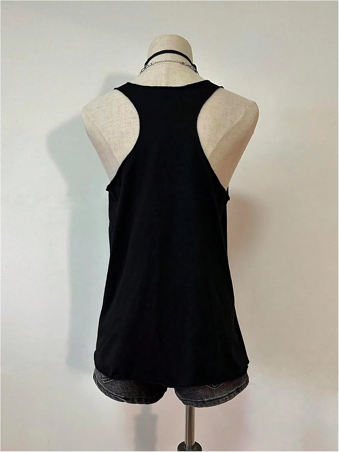 WDIRARA Women's Skull Graphic Tank Top Scoop Neck Sleeveless Tee Gothic Punk Tops