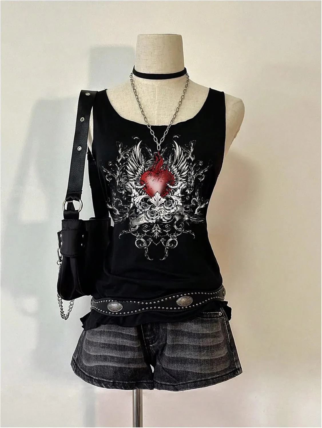 WDIRARA Women's Skull Graphic Tank Top Scoop Neck Sleeveless Tee Gothic Punk Tops