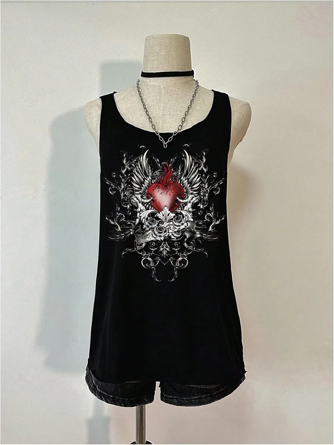 WDIRARA Women's Skull Graphic Tank Top Scoop Neck Sleeveless Tee Gothic Punk Tops